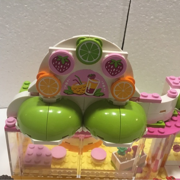 Lego Friends Heartlake Juice Bar #41035 - Picture 5 of 12